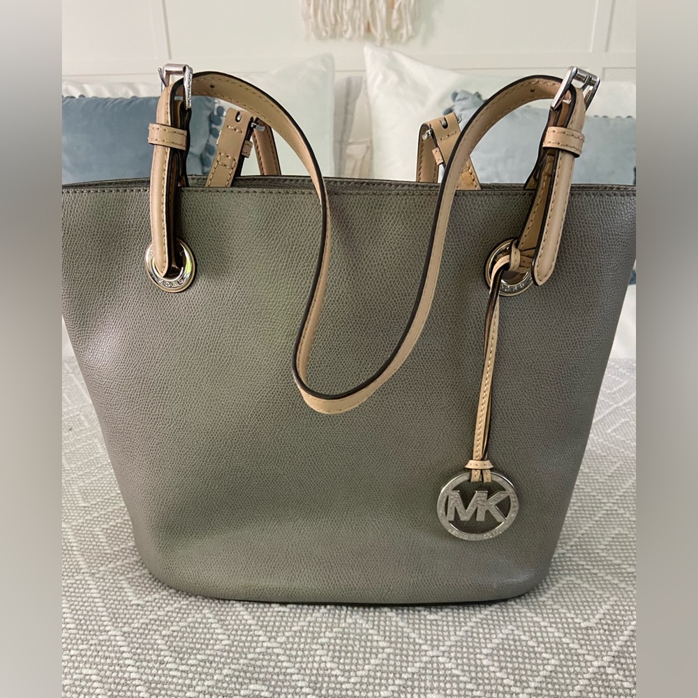 Michael Kors tote